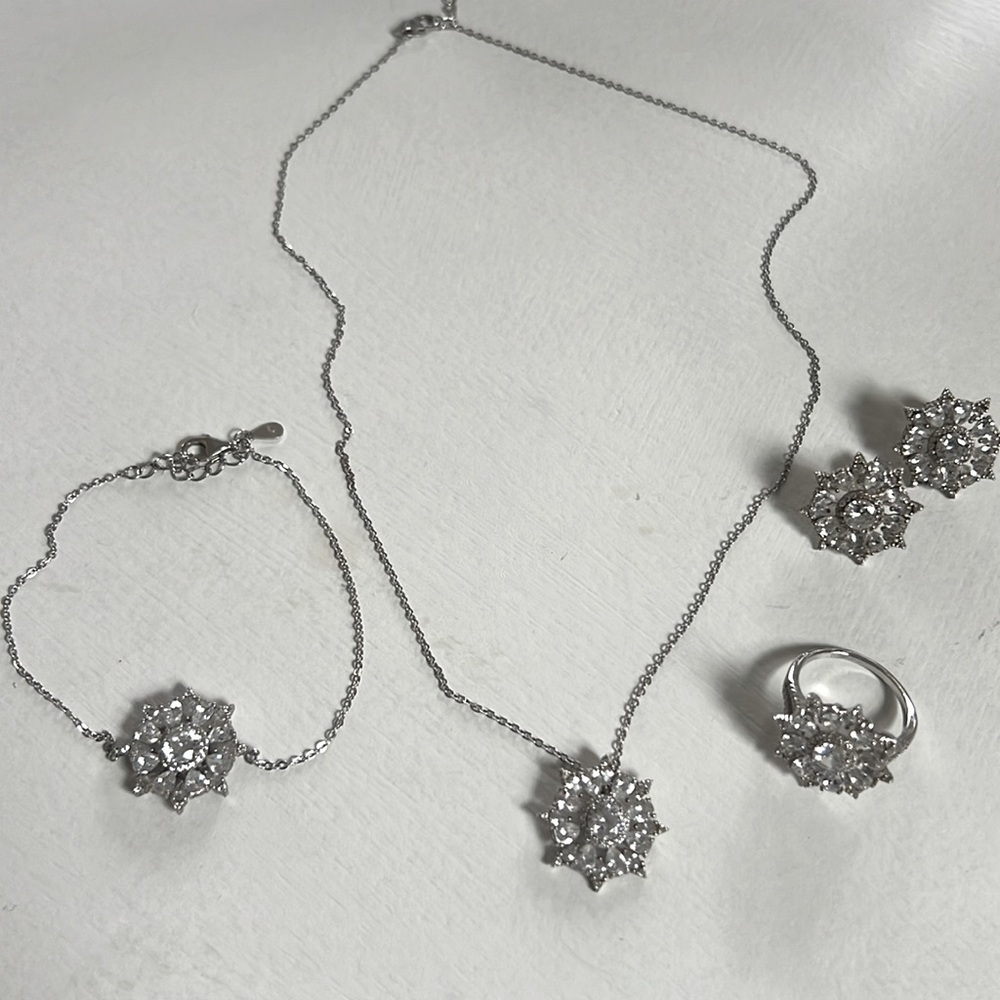 Beautiful Silver set 💎 - Picture 2 of 5